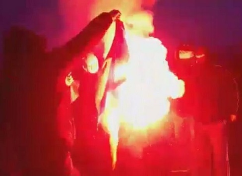 На «Марші незалежності» у Варшаві націоналісти спалили український прапор
