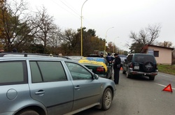 Активісти заблокували дороги до пунктів пропуску на кордоні з двома країнами