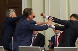 Бійка між Олегом Ляшком і Юрієм Бойком