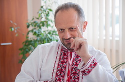 Роман Безсмертний: Українські політики забігли за червоні прапорці у відносинах з Вашингтоном