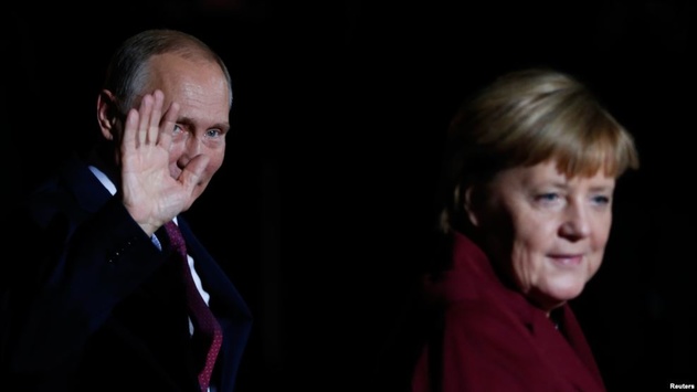 Путін натякнув Меркель про можливі крадіжки газу в Україні