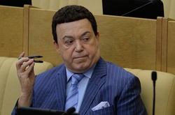 Кобзон вимагає не змушувати його протирати штани, а відпустити на Донбас