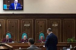 Конституційний суд взявся за скандальний мовний «закон Ківалова-Колесніченка»