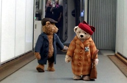 Праздники приближаются: аэропорт Хитроу выпустил трогательный ролик с пожилыми плюшевыми мишками