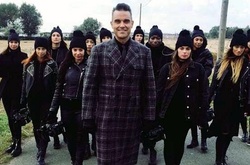 Робби Уильямс выпустил философский клип о жизни 