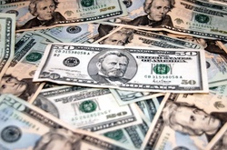 США і Перу вилучили найбільшу в історії партію фальшивих доларів