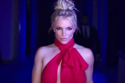 Соблазнительная Бритни Спирс выпустила клип на песню Slumber Party