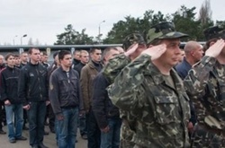 У Чернігові близько 300 призовників склали присягу на вірність Україні