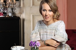 Ксения Собчак опубликовала первую фотографию из роддома в соцсети