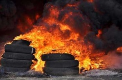 Шини на Майдані