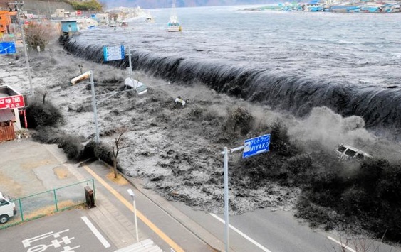 Після землетрусу у Японії сталося кілька цунамі 