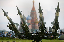 Кремль хоче довести відносини з Заходом до точки кипіння - експерт