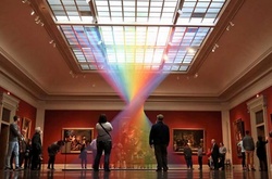 Мексиканский художник создал радугу из тысяч разноцветных нитей