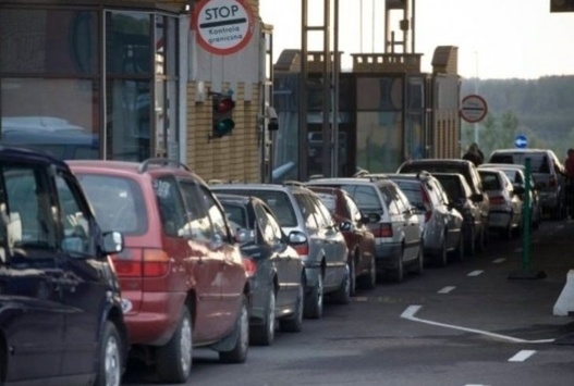На кордоні з Польщею застрягло майже 1,3 тисяч машин 
