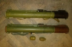 СБУ знайшла в зоні АТО дві схованки з гранатометами 