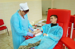 Як одеські курсанти здавали кров для донорства. Фотогалерея