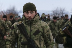 На окупований Донбас прибувають бойовики Кадирова, – волонтер