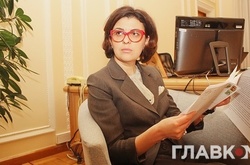 Сироїд образилась, що журналісти підгледіли, як вона купує колготи під час засідання Ради