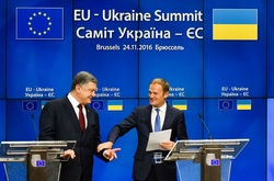 Президент України Петро Порошенко та президент Європейської ради Дональд Туск під час саміту Україна – ЄС