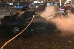 Опубліковано відео, як на Борщагівці під час руху спалахнуло авто