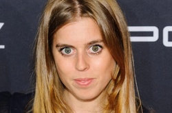 Принцесса Беатрис травмировала известного певца