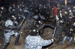 30 листопада 2013 року співробітники «Беркута» силою розігнали студентів на Майдані Незалежності
