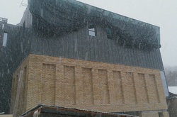 Театр на Подолі відкрив фасад будівлі, яка спричинила скандал