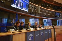 Яценюк в Європарламенті: для українців отримання безвізу дуже важливе