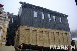  В КМДА  заявили, що фасад театру на Подолі можуть змінити