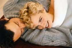 Как угадать, что он вас любит: 20 милых знаков внимания