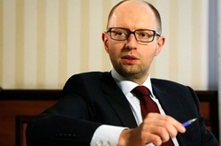 Яценюк порівняв Порошенка із танком