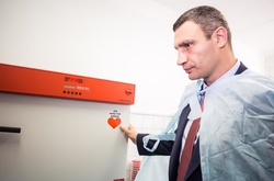 Кличко розказав про доплати медикам і електронні черги у лікарнях