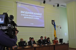 Кому довірять керувати міністерствами. Кадрові конкурси визначили перших держсекретарів