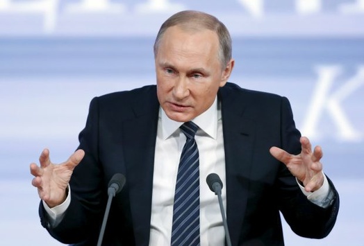 Путін переконує, що економіка РФ падає не через війни, в які він втягнув Росію