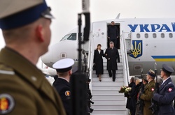 Порошенко розпочав візит до Польщі