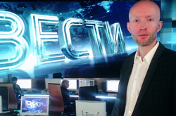 Шеф-редактора кремлівського каналу, який завзято «боровся за інтереси Росії», побили просто на робочому місці