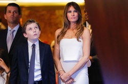 Меланія з сином