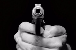 У Запоріжжі невідомий влаштував стрілянину з вікна багатоповерхівки