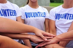 Волонтери