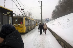 На Севастопольській площі стався обрив електропроводів