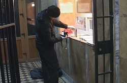 На Печерську підпалили поліцейський відділок