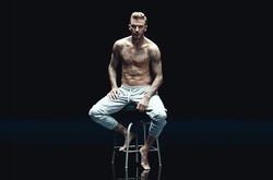 Татуировки Дэвида Бекхэма «ожили»в новом видео для ЮНИСЕФ