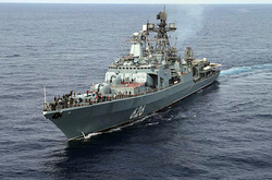 Британський фрегат буде стежити за російським кораблем, який повертається в порт