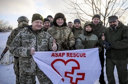 Карачун, Семенівка та Горлівка. Як Порошенко на передову на Донеччині їздив