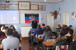 «Виховуй в собі громадянина «ДНР»: як працює пропаганда в школах окупованого Донецька