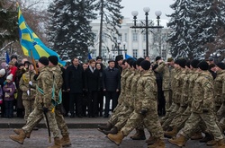 Як Марина Порошенко вітала родини воїнів ЗСУ зі святом. Фотогалерея