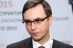 Міністр Омелян передав інформацію про переможця кадрового конкурсу держсекретарів правоохоронцям