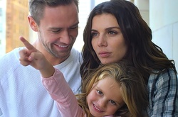 Анна Седокова показала своего возлюбленного в новом клипе