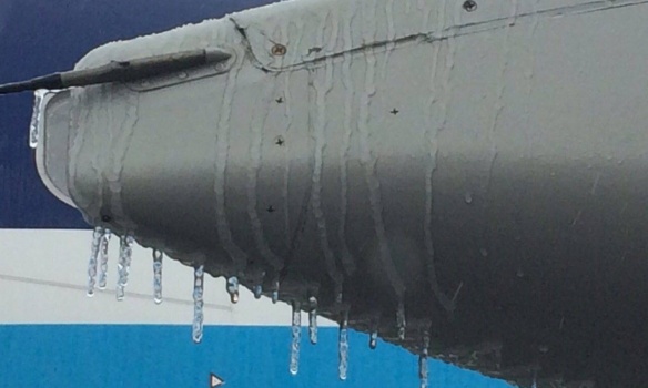 Аеропорт «Бориспіль» призупинив польоти через крижаний дощ 