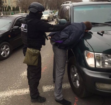 В Одесі борці з корупцією та поліцейський «погоріли» на хабарі 